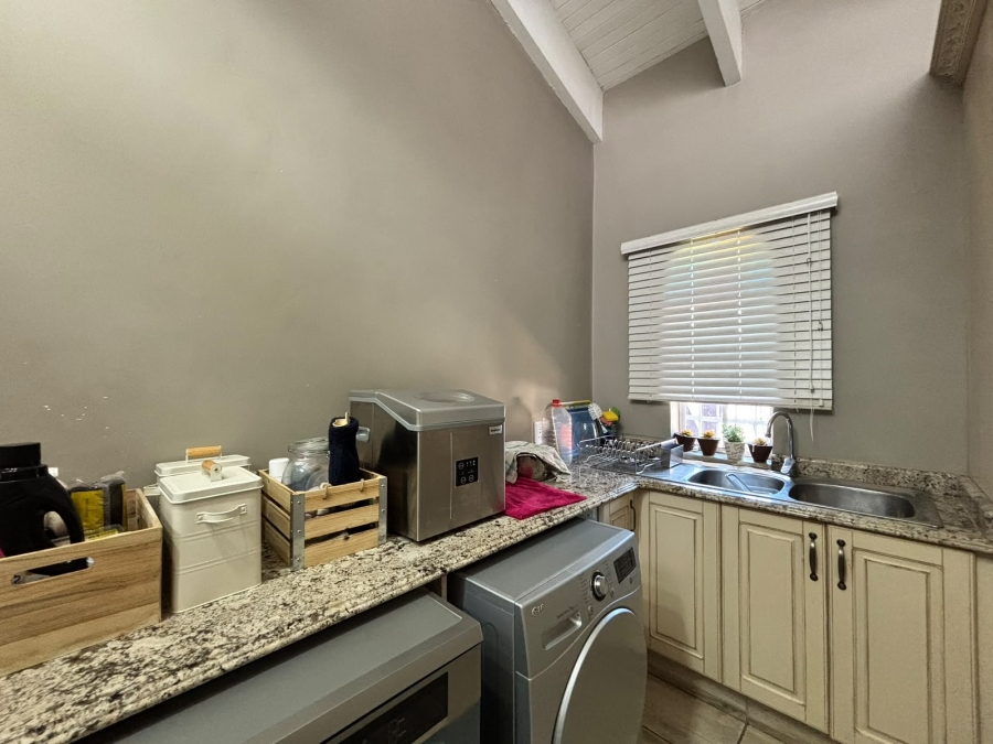 4 Bedroom Property for Sale in Grimbeeck Park North West